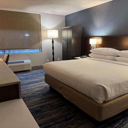 Skyline Hotel Detroit Airport, Surestay Collection By Best Western Romulus Exterior foto