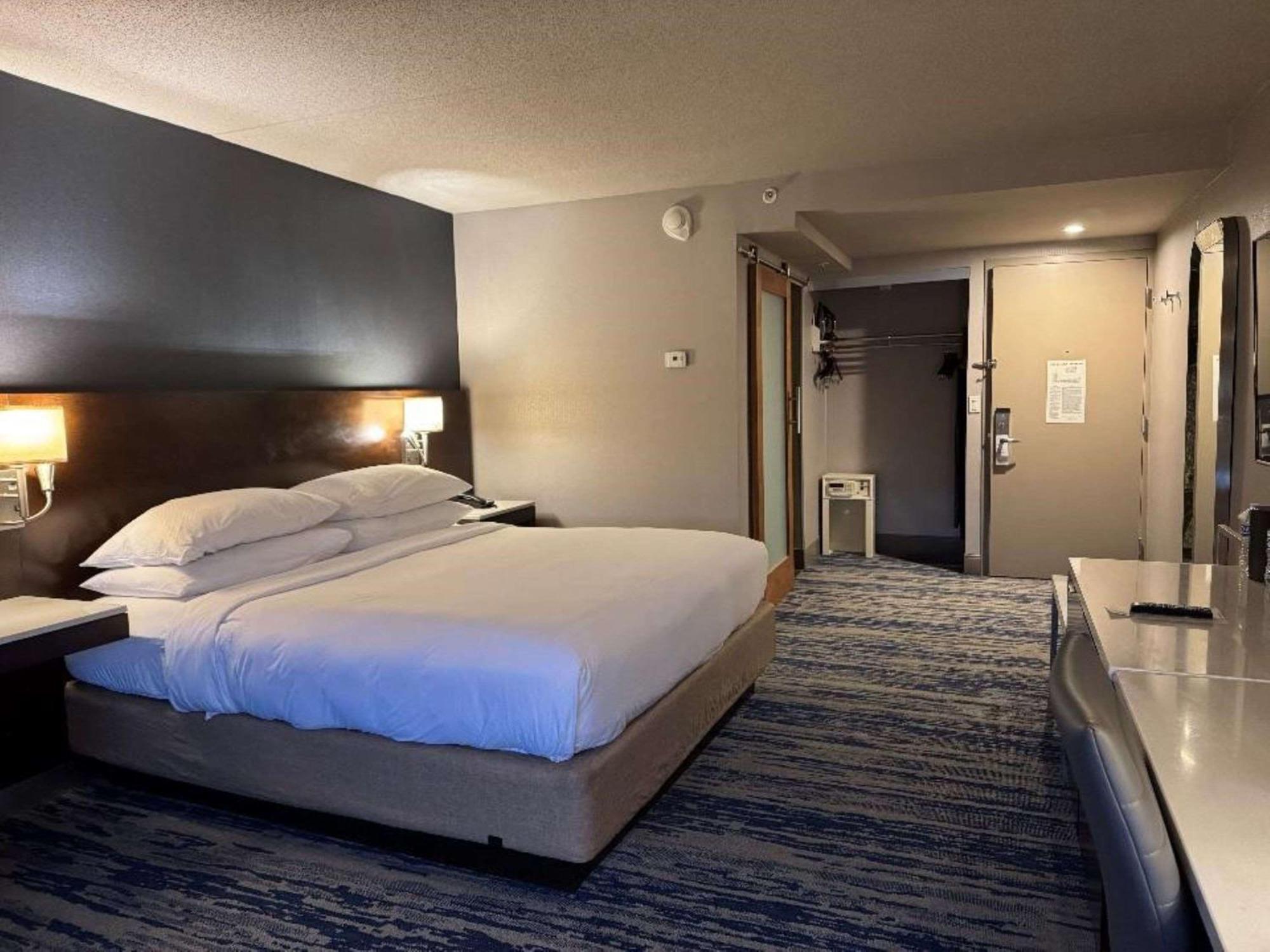 Skyline Hotel Detroit Airport, Surestay Collection By Best Western Romulus Exterior foto